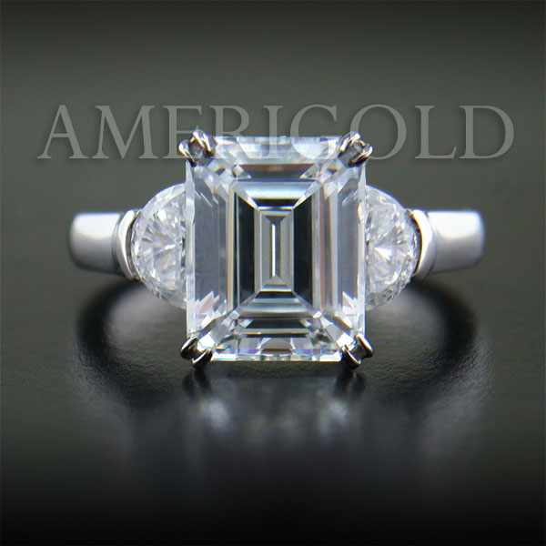 Emerld and Half-moon Diamond Ring 